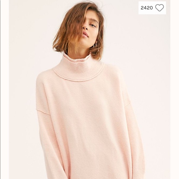 Free People Sweaters - NWOT FREE PEOPLE SWEATER